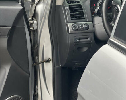 Серый Шевроле Каптива, объемом двигателя 2.4 л и пробегом 188 тыс. км за 8760 $, фото 7 на Automoto.ua