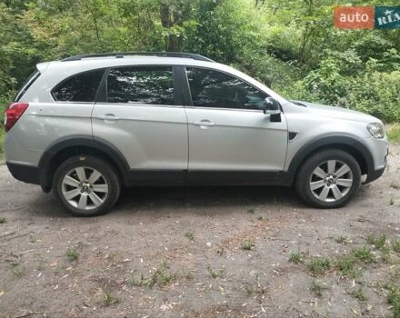 Серый Шевроле Каптива, объемом двигателя 2.4 л и пробегом 238 тыс. км за 6800 $, фото 7 на Automoto.ua