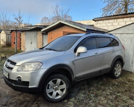 Серый Шевроле Каптива, объемом двигателя 2.4 л и пробегом 175 тыс. км за 7700 $, фото 2 на Automoto.ua