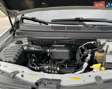 Серый Шевроле Каптива, объемом двигателя 2.4 л и пробегом 188 тыс. км за 8760 $, фото 23 на Automoto.ua