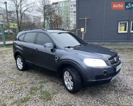 Серый Шевроле Каптива, объемом двигателя 3.2 л и пробегом 270 тыс. км за 8500 $, фото 6 на Automoto.ua