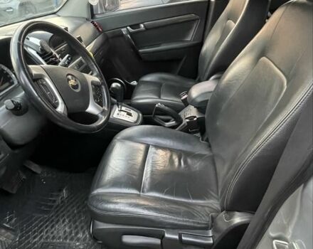 Сірий Шевроле Каптіва, об'ємом двигуна 2 л та пробігом 250 тис. км за 7500 $, фото 3 на Automoto.ua