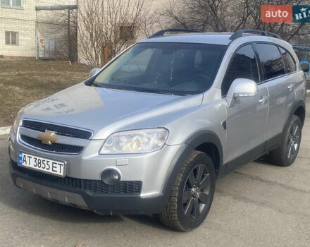 Серый Шевроле Каптива, объемом двигателя 2.4 л и пробегом 270 тыс. км за 10000 $, фото 1 на Automoto.ua