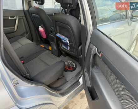 Сірий Шевроле Каптіва, об'ємом двигуна 2.41 л та пробігом 221 тис. км за 6500 $, фото 12 на Automoto.ua