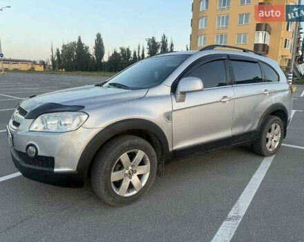Серый Шевроле Каптива, объемом двигателя 2.41 л и пробегом 330 тыс. км за 6400 $, фото 14 на Automoto.ua