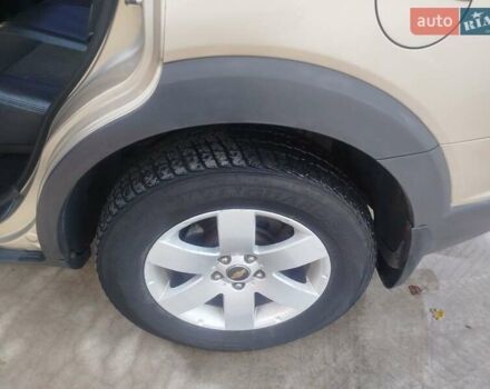 Серый Шевроле Каптива, объемом двигателя 2.41 л и пробегом 204 тыс. км за 6500 $, фото 11 на Automoto.ua