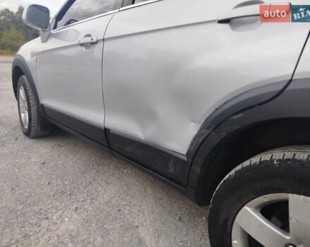 Серый Шевроле Каптива, объемом двигателя 2.41 л и пробегом 330 тыс. км за 6400 $, фото 13 на Automoto.ua