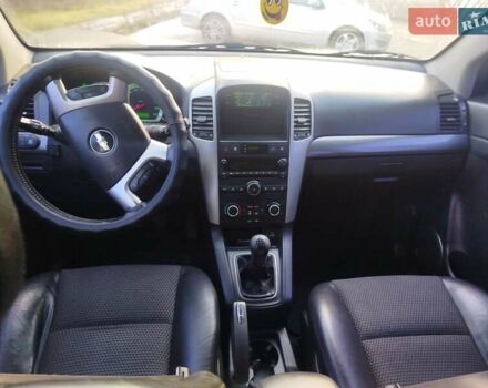 Серый Шевроле Каптива, объемом двигателя 2.41 л и пробегом 204 тыс. км за 6500 $, фото 14 на Automoto.ua