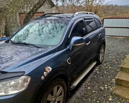 Сірий Шевроле Каптіва, об'ємом двигуна 2.4 л та пробігом 200 тис. км за 8000 $, фото 2 на Automoto.ua