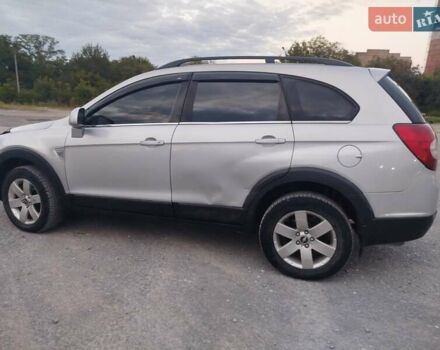 Серый Шевроле Каптива, объемом двигателя 2.41 л и пробегом 330 тыс. км за 6400 $, фото 3 на Automoto.ua