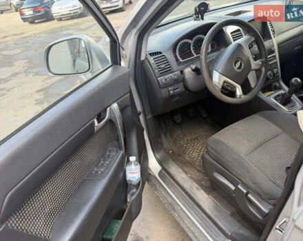 Сірий Шевроле Каптіва, об'ємом двигуна 2.41 л та пробігом 221 тис. км за 6500 $, фото 9 на Automoto.ua