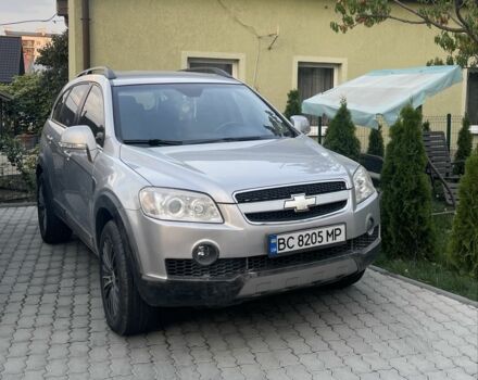 Сірий Шевроле Каптіва, об'ємом двигуна 2 л та пробігом 250 тис. км за 7500 $, фото 1 на Automoto.ua