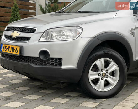 Серый Шевроле Каптива, объемом двигателя 2.4 л и пробегом 202 тыс. км за 7700 $, фото 8 на Automoto.ua