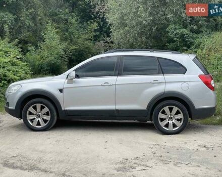 Серый Шевроле Каптива, объемом двигателя 2.4 л и пробегом 216 тыс. км за 9200 $, фото 1 на Automoto.ua