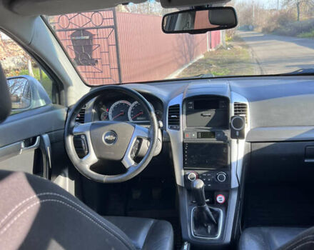 Сірий Шевроле Каптіва, об'ємом двигуна 2 л та пробігом 255 тис. км за 7800 $, фото 7 на Automoto.ua
