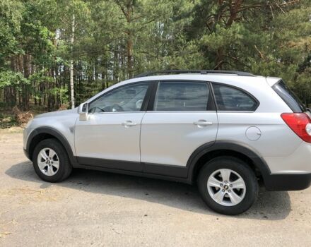 Сірий Шевроле Каптіва, об'ємом двигуна 2 л та пробігом 220 тис. км за 7700 $, фото 2 на Automoto.ua