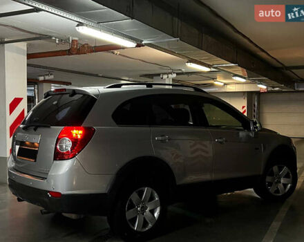 Серый Шевроле Каптива, объемом двигателя 2.4 л и пробегом 240 тыс. км за 4999 $, фото 11 на Automoto.ua