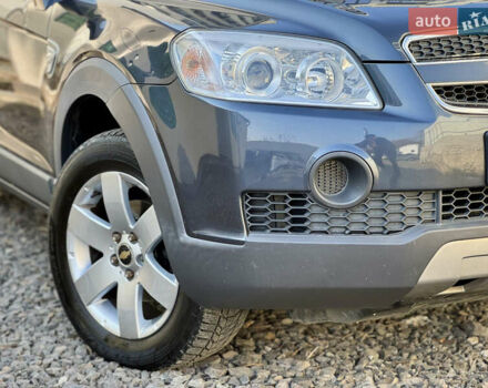 Серый Шевроле Каптива, объемом двигателя 2.41 л и пробегом 275 тыс. км за 5999 $, фото 6 на Automoto.ua