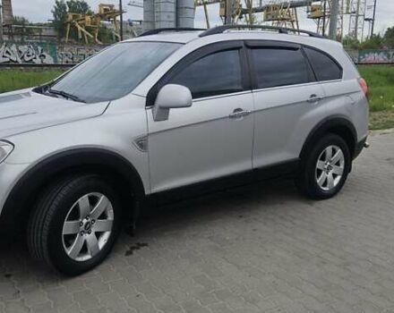 Серый Шевроле Каптива, объемом двигателя 2.4 л и пробегом 310 тыс. км за 8000 $, фото 2 на Automoto.ua