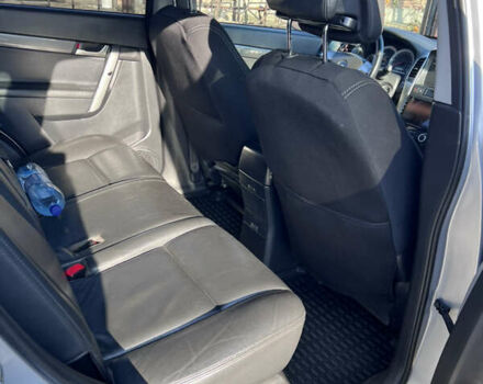 Сірий Шевроле Каптіва, об'ємом двигуна 2 л та пробігом 255 тис. км за 7800 $, фото 9 на Automoto.ua