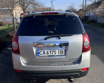 Сірий Шевроле Каптіва, об'ємом двигуна 2 л та пробігом 255 тис. км за 7800 $, фото 4 на Automoto.ua