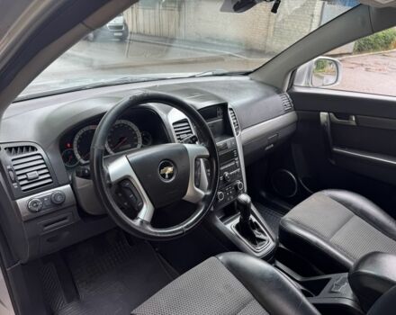 Сірий Шевроле Каптіва, об'ємом двигуна 2.4 л та пробігом 196 тис. км за 2800 $, фото 6 на Automoto.ua