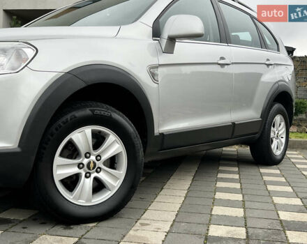 Серый Шевроле Каптива, объемом двигателя 2.4 л и пробегом 202 тыс. км за 7700 $, фото 13 на Automoto.ua