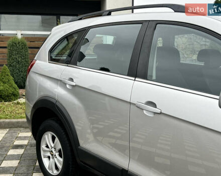 Серый Шевроле Каптива, объемом двигателя 2.4 л и пробегом 202 тыс. км за 7700 $, фото 34 на Automoto.ua