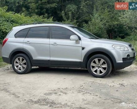 Серый Шевроле Каптива, объемом двигателя 2.4 л и пробегом 216 тыс. км за 9200 $, фото 4 на Automoto.ua