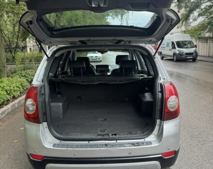 Серый Шевроле Каптива, объемом двигателя 2.4 л и пробегом 200 тыс. км за 4150 $, фото 4 на Automoto.ua