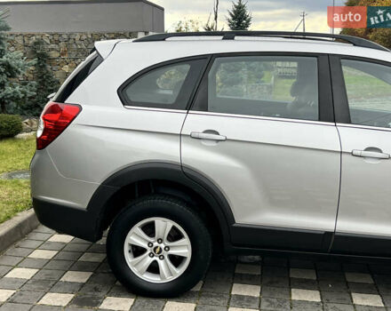 Серый Шевроле Каптива, объемом двигателя 2.4 л и пробегом 202 тыс. км за 7700 $, фото 86 на Automoto.ua