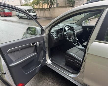 Серый Шевроле Каптива, объемом двигателя 2.4 л и пробегом 200 тыс. км за 4150 $, фото 5 на Automoto.ua