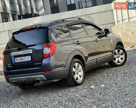 Серый Шевроле Каптива, объемом двигателя 2.41 л и пробегом 275 тыс. км за 5999 $, фото 8 на Automoto.ua