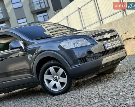 Серый Шевроле Каптива, объемом двигателя 2.41 л и пробегом 275 тыс. км за 5999 $, фото 2 на Automoto.ua