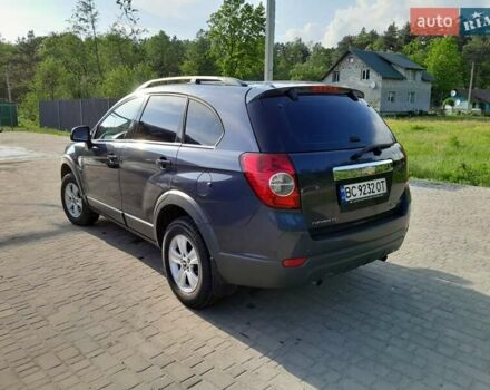 Серый Шевроле Каптива, объемом двигателя 1.99 л и пробегом 235 тыс. км за 8300 $, фото 3 на Automoto.ua