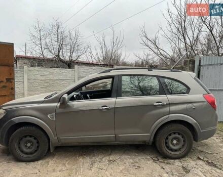 Сірий Шевроле Каптіва, об'ємом двигуна 2.4 л та пробігом 376 тис. км за 8000 $, фото 2 на Automoto.ua