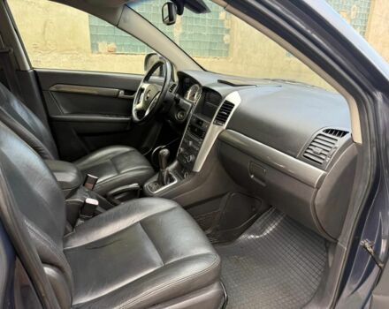 Серый Шевроле Каптива, объемом двигателя 2 л и пробегом 211 тыс. км за 2600 $, фото 6 на Automoto.ua