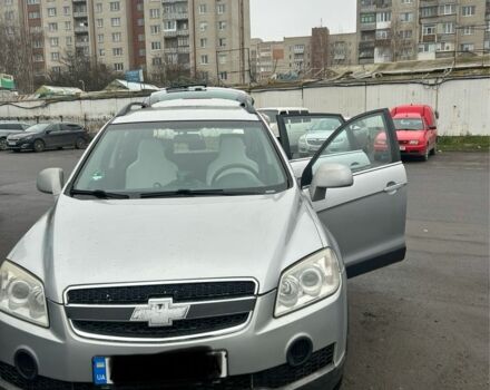 Сірий Шевроле Каптіва, об'ємом двигуна 2 л та пробігом 250 тис. км за 7800 $, фото 2 на Automoto.ua