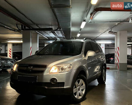 Серый Шевроле Каптива, объемом двигателя 2.4 л и пробегом 240 тыс. км за 4999 $, фото 13 на Automoto.ua