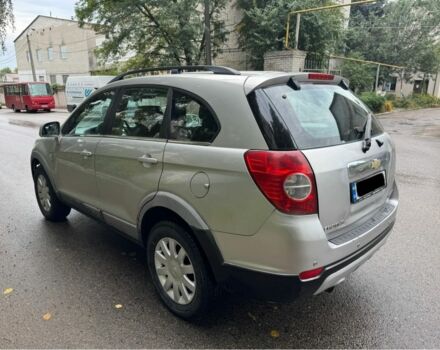 Серый Шевроле Каптива, объемом двигателя 2.4 л и пробегом 200 тыс. км за 4150 $, фото 6 на Automoto.ua