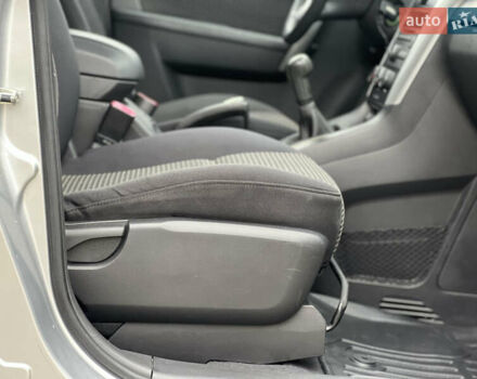 Серый Шевроле Каптива, объемом двигателя 2.4 л и пробегом 202 тыс. км за 7700 $, фото 89 на Automoto.ua