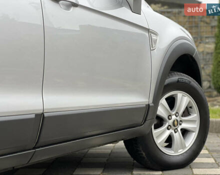 Серый Шевроле Каптива, объемом двигателя 2.4 л и пробегом 202 тыс. км за 7700 $, фото 60 на Automoto.ua