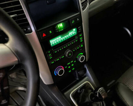 Серый Шевроле Каптива, объемом двигателя 2.4 л и пробегом 240 тыс. км за 4999 $, фото 26 на Automoto.ua