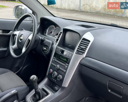 Серый Шевроле Каптива, объемом двигателя 2.4 л и пробегом 202 тыс. км за 7700 $, фото 91 на Automoto.ua