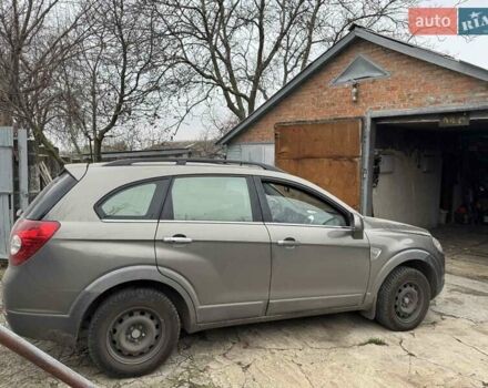 Сірий Шевроле Каптіва, об'ємом двигуна 2.4 л та пробігом 376 тис. км за 8000 $, фото 1 на Automoto.ua