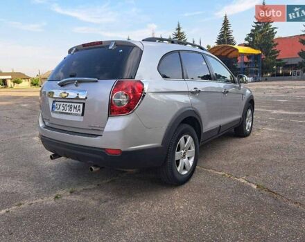 Серый Шевроле Каптива, объемом двигателя 2.4 л и пробегом 186 тыс. км за 8300 $, фото 3 на Automoto.ua