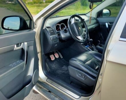 Серый Шевроле Каптива, объемом двигателя 2 л и пробегом 200 тыс. км за 8999 $, фото 7 на Automoto.ua