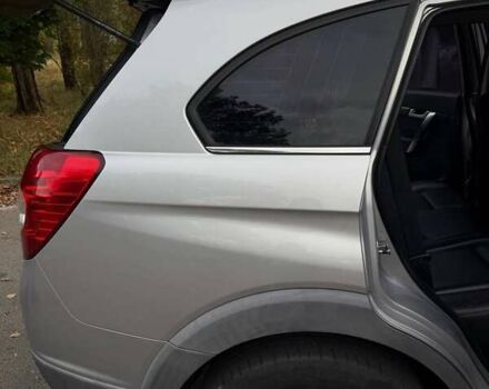 Серый Шевроле Каптива, объемом двигателя 2.41 л и пробегом 198 тыс. км за 7000 $, фото 3 на Automoto.ua