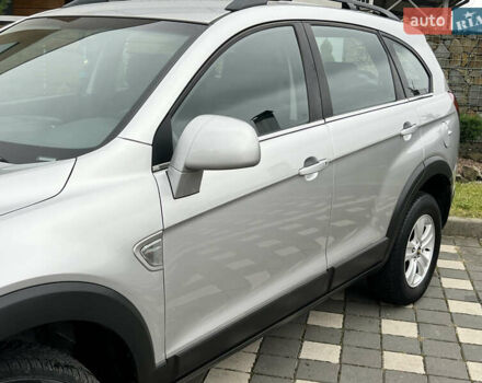 Серый Шевроле Каптива, объемом двигателя 2.4 л и пробегом 202 тыс. км за 7700 $, фото 16 на Automoto.ua