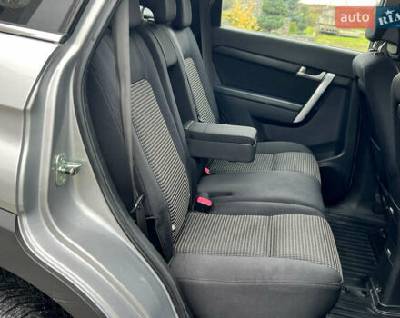 Серый Шевроле Каптива, объемом двигателя 2.4 л и пробегом 202 тыс. км за 7700 $, фото 94 на Automoto.ua